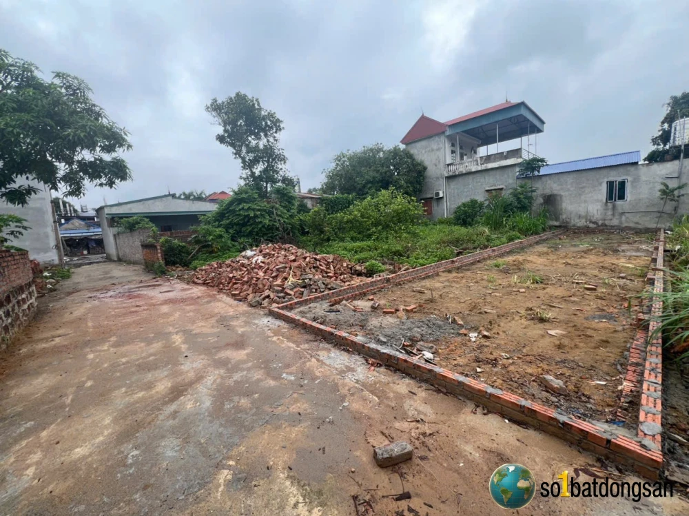 100m lập trí cách đường nhựa liên xã lập trí chỉ 50m