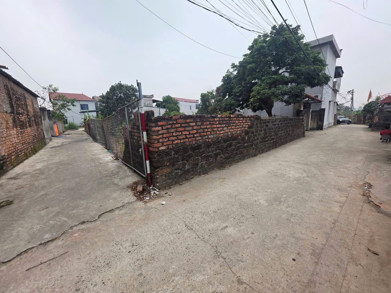 Dt 106m phú hạ full thổ cư ôtô vào đất giá 15,5tr/m mt 5,2m= hậu Zalo em ạ 0358674444