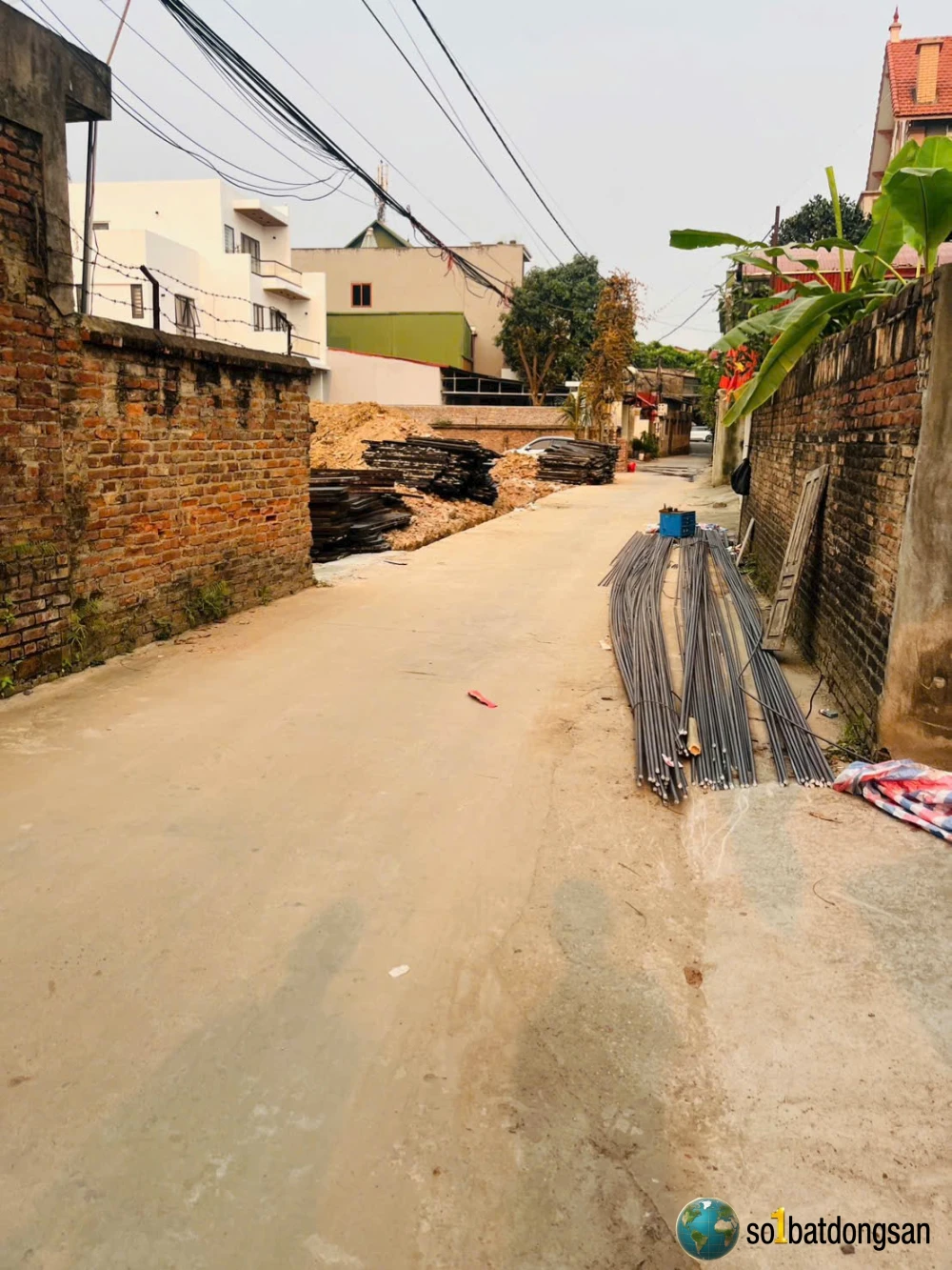 Chính chủ nhờ bán mảnh đất đẹp Xóm Chợ , Phù Lỗ , Sóc Sơn . DT : 186,5m fun thổ cư . MT : 4,20m . Hậu : 6,87m .