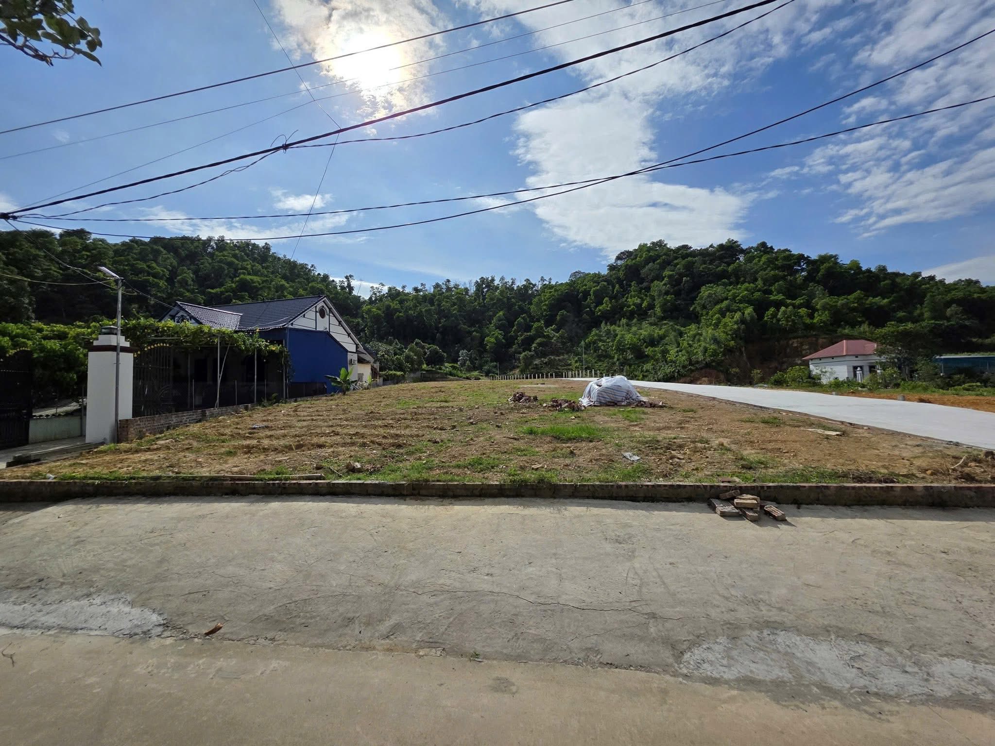 Chủ gửi bán lô 1.640m2 lô góc 2 mặt thoáng sổ hồng chính chủ giá chưa tới 5tr