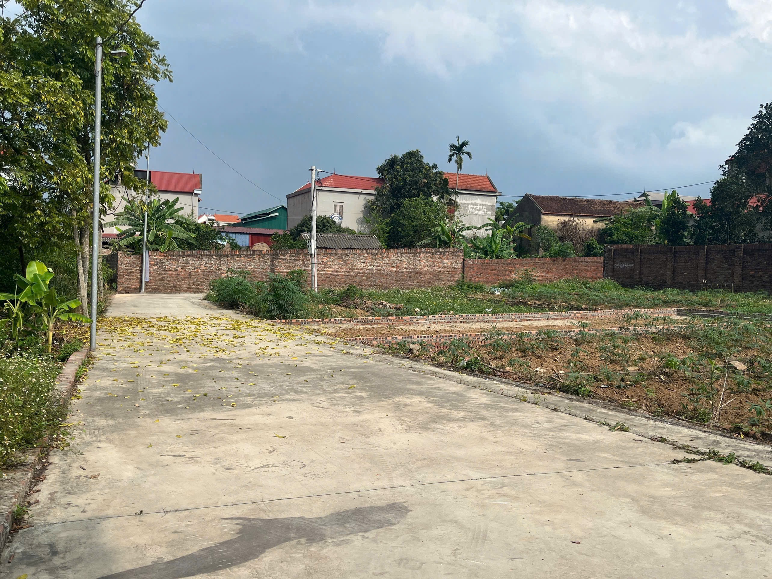 72,5m đường ô tô vào đất, cách đền gióng và sân gold chỉ 500m