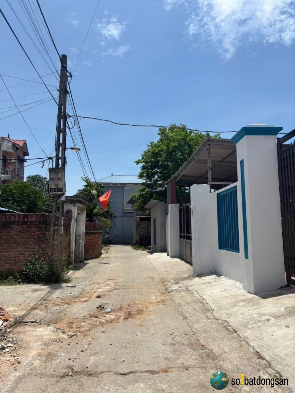 Chính chủ gửi bán lô góc  Đồng Chầm – Tiên Dược – Sóc Sơn – Hà Nội 🔥  📍 Diện tích: 80m² 📍 Vị trí lô góc đẹp, thoáng sáng, nhiều lợi thế khai thác ✅ Đường trước đất rộng 4m  , ngõ phụ 3m 📍 Đường thông thoáng, ô tô di chuyển thuận tiện
