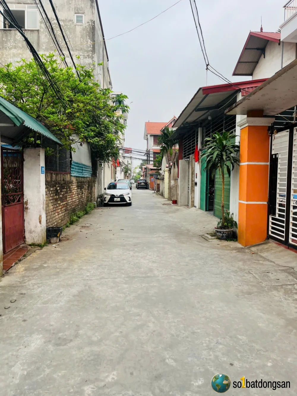 Chính chủ nhờ bán mảnh đất đẹp Điền Xá , Nội Bài .  DT : 169m , có 100m thổ cư . MT: 6,93m ( bán cả 2 sổ không bán lẻ ). Đc : Điền Xá , Nội Bài , Hà Nội.