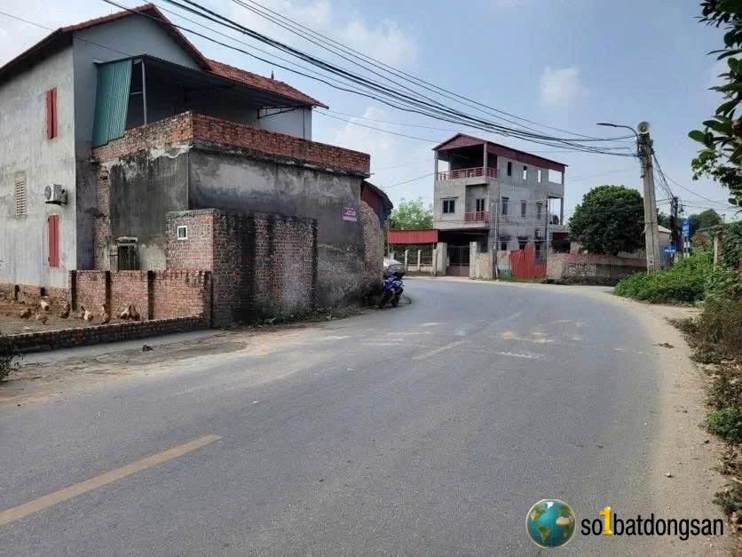 Trục chính kinh doanh đường nhựa liên xã thái lai