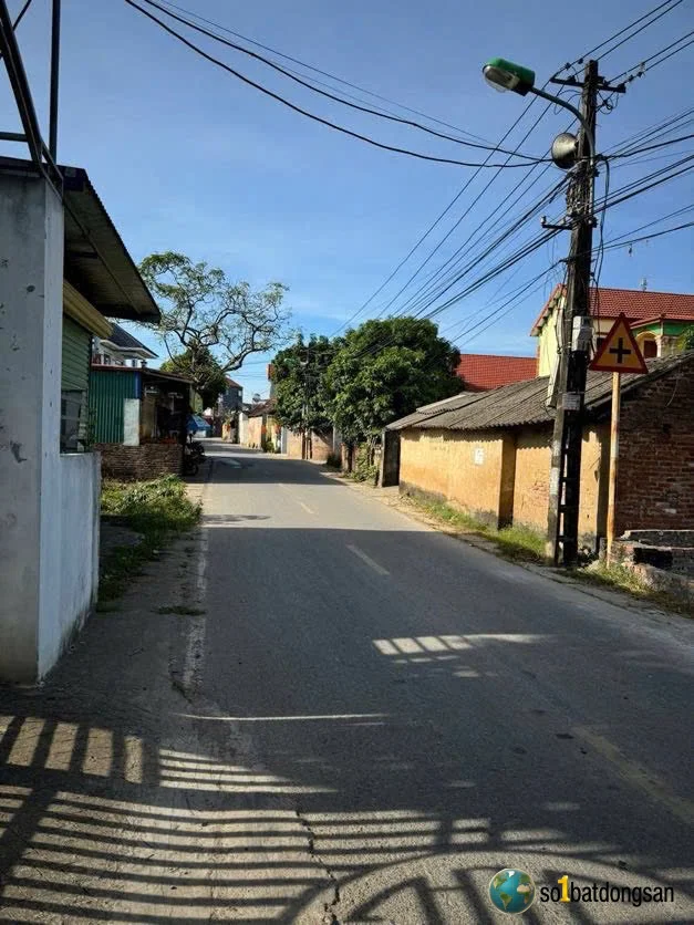 Trục chính kinh doanh đường nhựa thanh trí kim anh