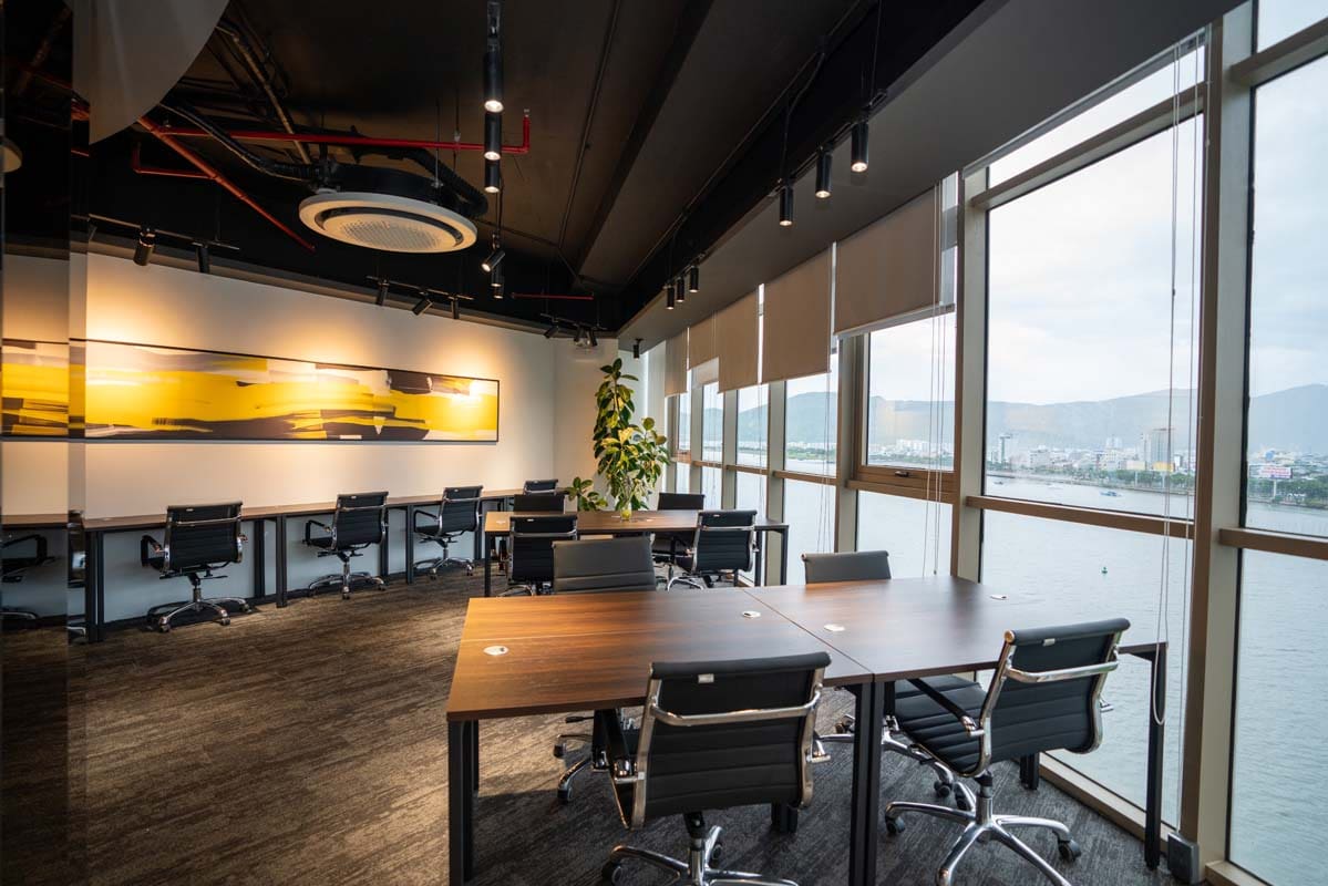 Cho thuê văn phòng 200m² tại Hilton Bạch Đằng – view sông Hàn