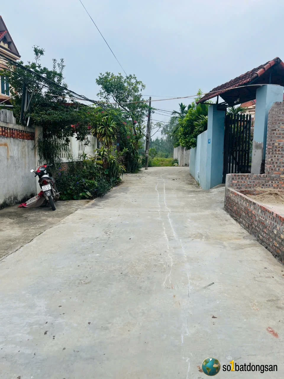 🇻🇳 Cầu Ngăm , Kim Anh , Hà Nội . 🇻🇳 Diện tích: 294,5m, fun thổ cư . MT: 11,75m. 🚘 Đường bê tông 5m,